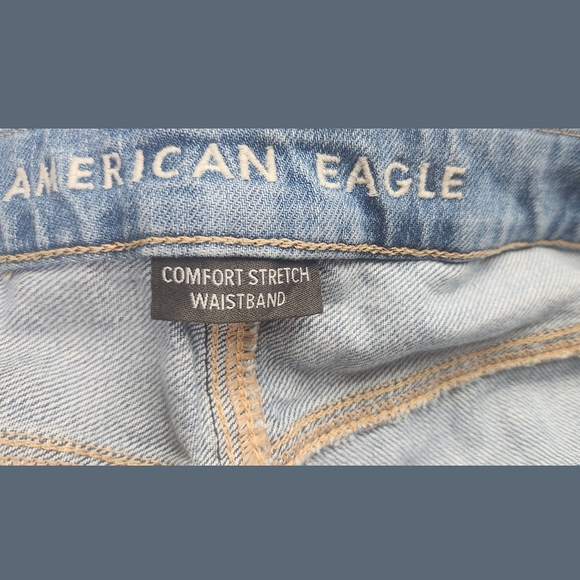 American Eagle Distressed Curvy Mom Denim Shorts Sz 18 - Picture 2 of 9